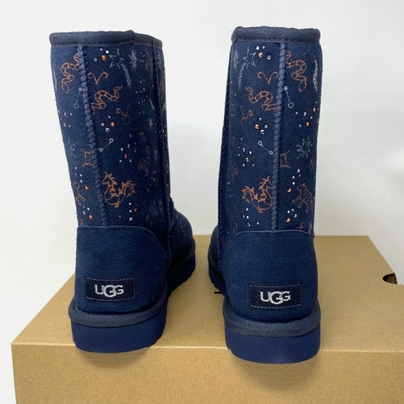 UGG Stary Night Classic Zodiac Short PRICE FIRM - Picture 6 of 8